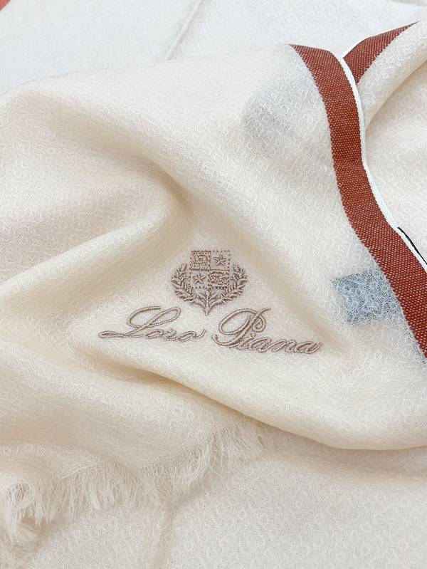 Loro Piana Scarf LPC00042 Loro Piana Scarf LPC00042